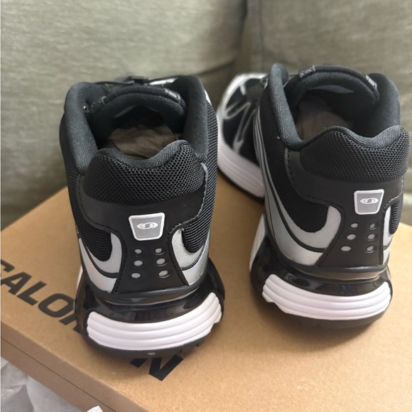 Salomon Brown Cardboard Shoe Box with Black Logo - Picture 4 of 5